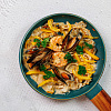 Фотография сковородка с морепродуктами Севастополь
